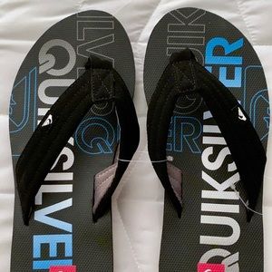 Quiksilver Men’s Flip Flops.  Size 8 NWT